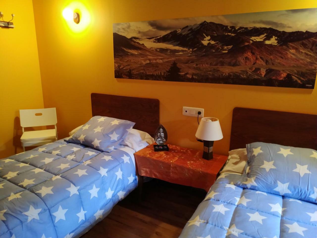 El Interior De Gaia Guest House Arriondas Luaran gambar