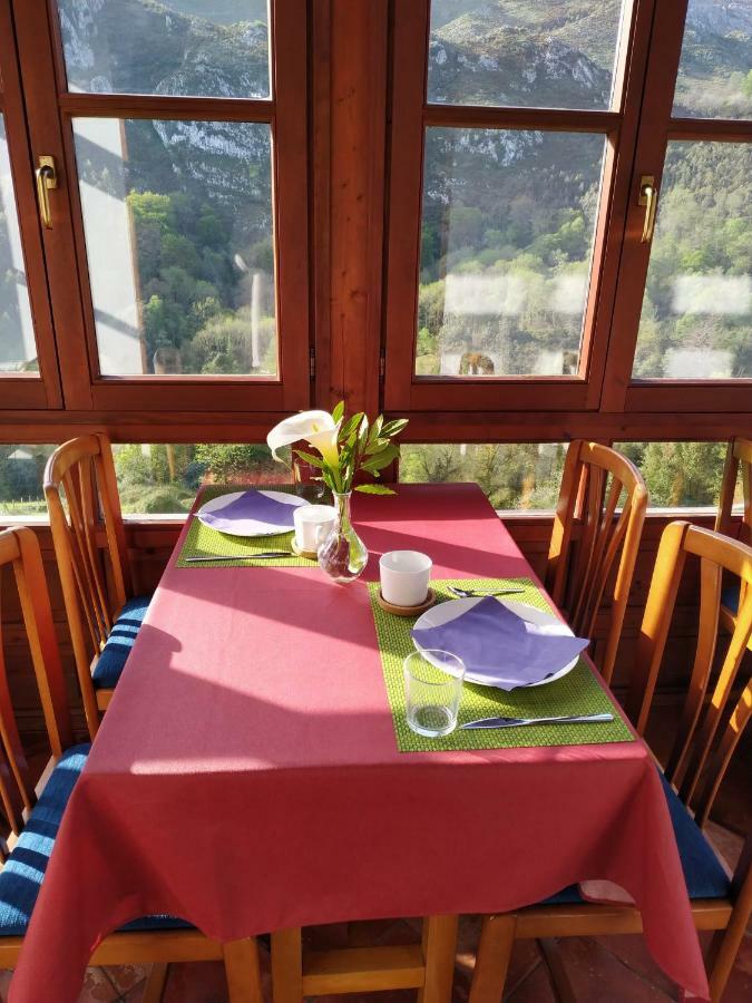 El Interior De Gaia Guest House Arriondas Luaran gambar