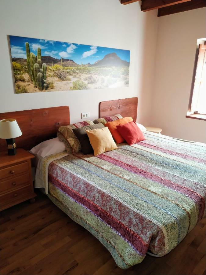 El Interior De Gaia Guest House Arriondas Luaran gambar