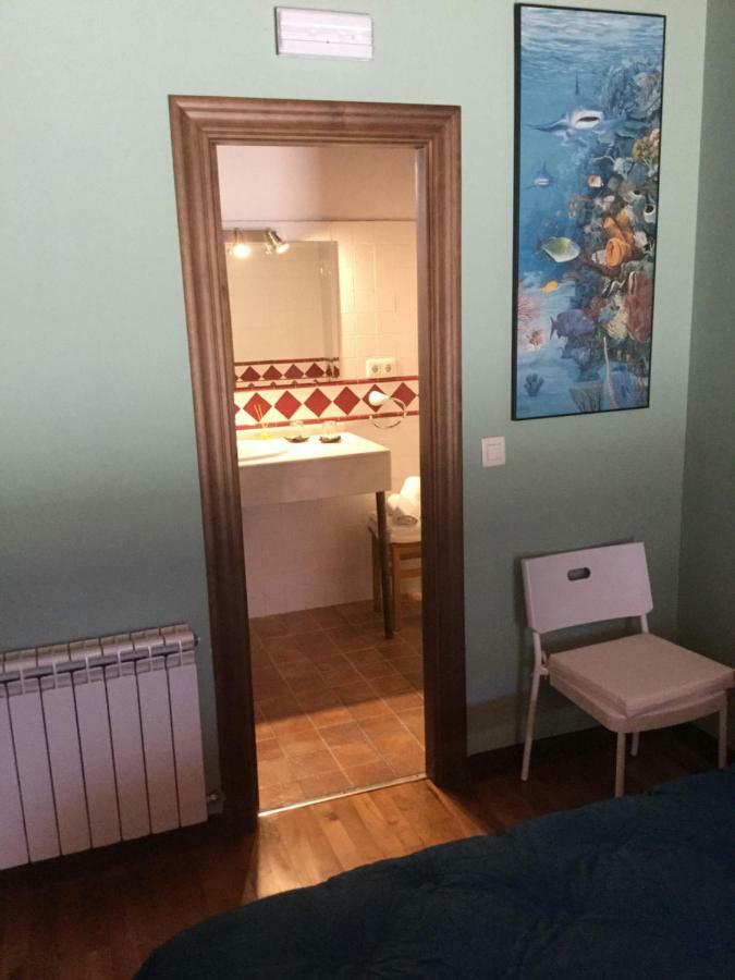 El Interior De Gaia Guest House Arriondas Luaran gambar